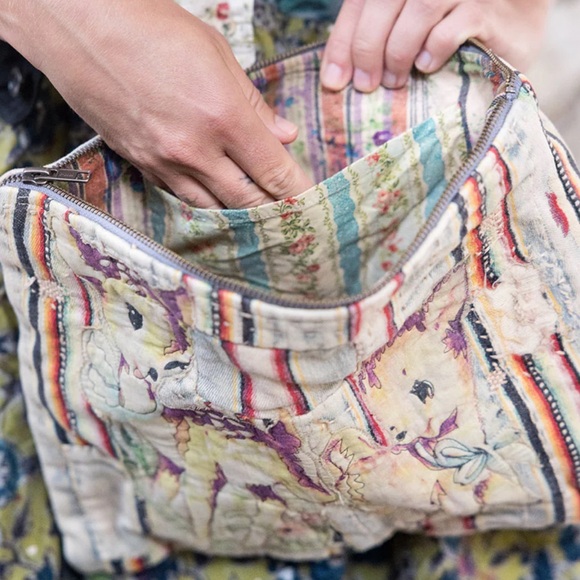 Magnolia Pearl Dama Dama Pouch Zip Up in Albuquerque dyed yarn NWT O/S - Picture 3 of 3